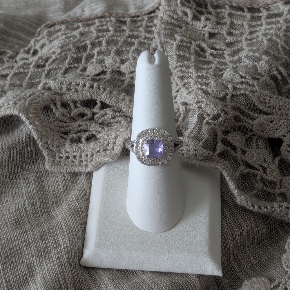 Elegant Silver and Purple Women's Ring